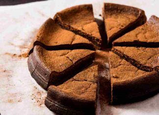 Torta ricotta e cioccolato si prepara senza farina è veloce e morbidissima per un risveglio davvero speciale