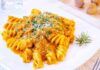 Unici le noci alla zucca e condisci la pasta e aggiungi tanto formaggio grattugiato e ti chiederanno pure il bis, vuoi scommettere