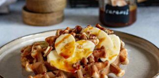 Waffles noci e banane: l'impasto perfetto che non ha bisogno di altro per essere delizioso ricettasprint.it