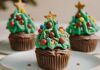 Alberelli di cioccolato: li prepariamo in 20 minuti con qualche colorate e un impasto facilissimo! ricettasprint.it