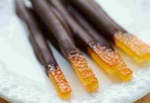 Vuoi fare un regalo di Natale goloso e gradito: prendi un paio di arance e mettile a bollire Arance bollite