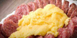 Basta con le solite ricette, prepara il cotechino con la polenta e festeggia alla grande la fine dell'anno
