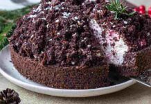 Con la ricotta e le amarene sciroppate prepari una torta gustosa, non serve nessun impasto, 5 minuti e la servi