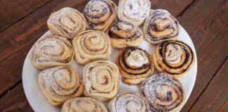 Con tre fette di pandoro prepara questo dessert per la colazione, basta con le solite ricette da riciclo