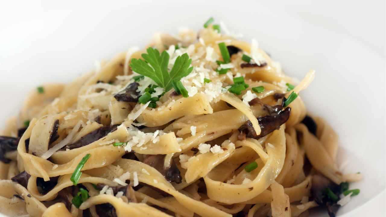 Con una melanzana prepari il pranzo per tutta la famiglia, super gustoso e pronto in soli 10 minuti