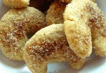 Sfiziosi biscotti ricoperti di cannella e zucchero: i Cornettini frollati, te li mangi a colazione o anche dopo cena ricettasprint.it