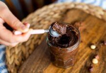 Unisci le nocciole al cioccolato, una volta a settimana, ti ritrovi sempre pronta una crema spalmabile buonissima