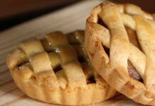 Crostatine di ricotta e pere: golose e friabili, queste si che la merenda la rendono perfetta Crostatine di ricotta e pere: golose e friabili, queste si che la merenda la rendono perfetta ricettasprint.it