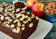 Da quando unisco le mele all'impasto di cioccolato preparo una torta soffice e gustosa, anche i piccoli l'adorano