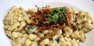 Gnocchetti al gorgonzola e cipolle fritte, un piatto strepitoso pronto in 15 minuti ricettasprint.it