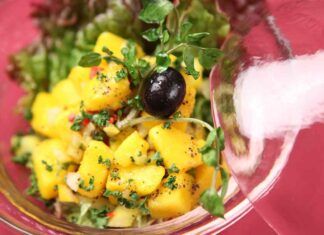 Con un pò di fantasia e pochi ingredienti ho preparato un'insalata di patate pazzesca, provala subito! L'insalata di patate può essere personalizzata come vuoi, basta un pò di fantasia e pochi ingredienti! Ecco un'idea che potrebbe farti impazzire, provala subito! ricettasprint.it