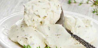 Invece delle solite mousse da spalmare sui crostini, prova questa ai formaggi Ricettasprint