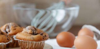 Per la merenda perfetta prepara i Muffin di yogurt e kinder, sono velocissimi da fare e i bambini li adorano ricettasprint.it