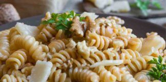 Noci e formaggi per condire la pasta non aggiungo la panna ed è ancor più buona e cremosa