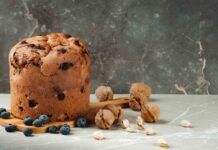 Panettone alla frutta secca e mirtilli, rendi speciale il cenone del 31 portando in tavola questa novità ricettasprint.it