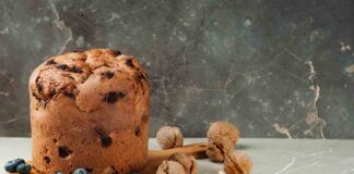 Panettone alla frutta secca e mirtilli, rendi speciale il cenone del 31 portando in tavola questa novità ricettasprint.it