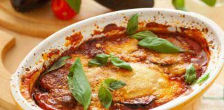 Ricetta della parmigiana di melanzane con la salsiccia - RicettaSprint