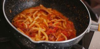 Ricetta di un nuovo piatto con la pasta avanzata dal giorno prima - RicettaSprint