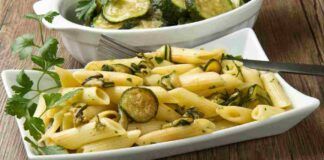Ricetta della pasta con le zucchine leggerissima - RicettaSprint