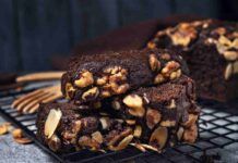Frutta secca e del cioccolato, gli ingredienti principali per un plumcake umido buonissimo ricettasprint.it