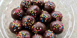 Profiteroles al cioccolato dimentica la solita ricetta, questi si preparano in 10 minuti!