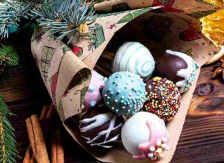 Quest'anno prepara con i piccoli i cake pops di Natale, la merenda pomeridiana che metterà il buon umore, un'alternativa ai classici dolci natalizi
