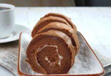 Ho scoperto questa ricetta, il rotolo al cioccolato senza cottura, neanche lo metto in tavola che sparisce Rotolo al cioccolato senza cottura una coccola per il palato, dopo cena è quello che ci vuole