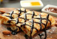 Saccottini di crepes ripieni di cioccolato, non ti servono ciotole e mestoli, solo una bottiglia! Pronti in 10 minuti