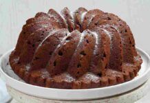 Torta 5 minuti cioccofondente, senza impasto e velocissima: la mangi e non ti stanca mai Torta cioccofondente in 5 minuti ricettasprint (1)