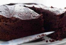 Torta furba al cioccolato senza latte e burro: meno di 150 kcal a fetta