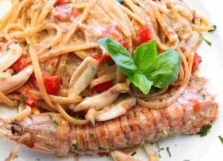 Vuoi un primo alla vigilia di Natale che sia cremoso e insolito Prepara le linguine alle cicale di mare, la scarpetta è d'obbligo!