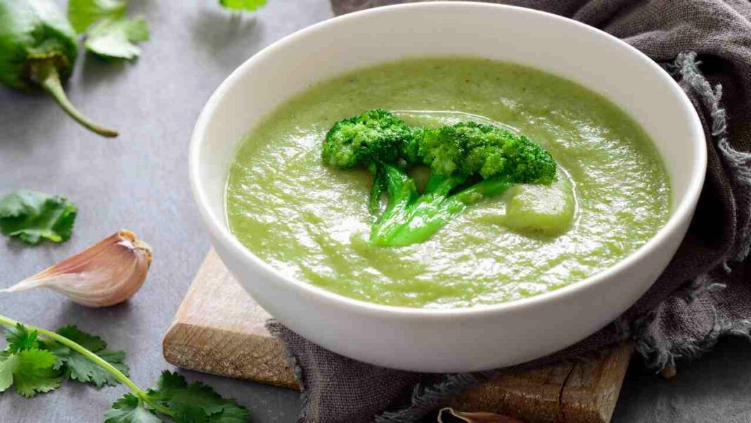 Zuppa Detox Con I Broccoli: Sgonfiamoci Subito Dopo Le Grandi Abbuffate - Foto 10