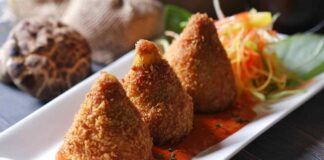 Oggi gli arancini siciliani te li faccio mangiare con i gamberetti: con il profumo del mare ti piaceranno anche di più