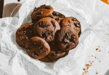 Hai mai fatto i biscotti con la friggitrice ad aria? Ti faccio vedere come sono buoni e croccanti, io li faccio al cioccolato