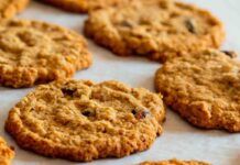 Solo 60 kcal per una colazione da favola: per i miei Biscotti alla crusca e gocce di cioccolato vanno tutti pazzi