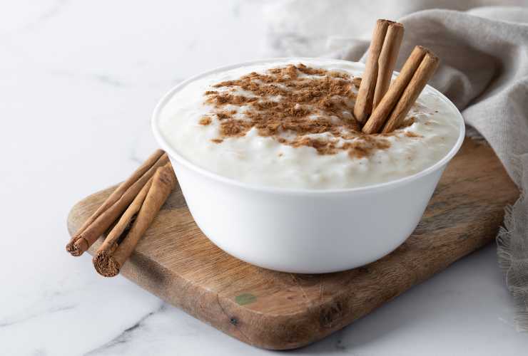 Budino bianco cremoso con poche calorie per colazione - RicettaSprint