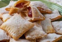 Carnevale con le frappe, ma osiamo farcirle con della confettura. Il gusto sceglietelo voi e godete ad ogni morso