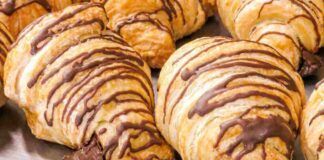 Non andare al bar domenica a prendere i cornetti te li faccio fare io, spendendo un euro si e no per 6 cornetti alla crema di cioccolato