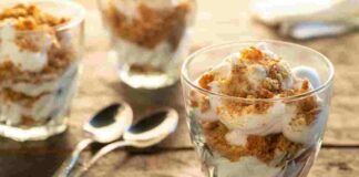 Dessert cucchiaio yogurt biscotti