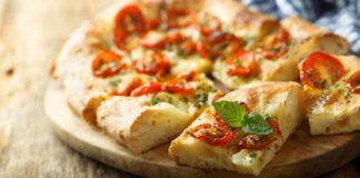 Focaccia con le patate nell'imposto - RicettaSprint