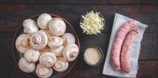 Piatto delizioso con funghi e salsiccia - RicettaSprint