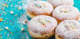 Arriva Carnevale e questi krapfen non devono mancare: la ricetta? Me l'ha data il pasticciere sotto casa, li devi fare anche tu