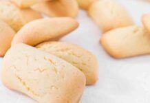 Non utilizzo uova e burro,ma pochissimo zucchero, faccio i biscotti più leggeri al mondo solo 40 kcal, si sciolgono in bocca al primo morso