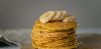 Pancake di banane e avena: la versione più light e golosa del web per iniziare la giornata