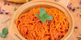 Il segreto per una pasta al pomodoro perfetta e cremosa, te lo svelo io: basta un ingrediente