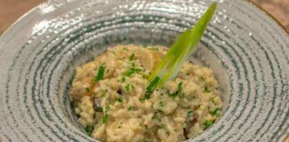 La domenica un bel risotto ci sta: con questo al sapore di funghi e gorgonzola prepari un capolavoro in poco tempo