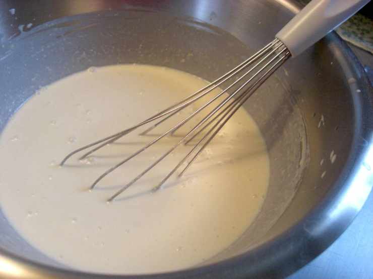 Solo 2 uova in frigo Prepara queste crespelle al formaggio e prosciutto, una cenetta deliziosa pronta in un pochi minuti Ricettasprint