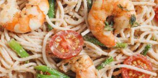 Spaghetti ai gamberetti gratinati: un piatto dalla cremosità e consistenza pazzesca ricettasprint.it