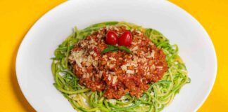 Variante vegana non solo buona anche leggera: preparo il ragù e ci condisco gli spaghetti di zucchine, sono buonissimi!