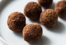 Questi me li preparo spesso sono buonissimi e si fanno in un attimo: i Tartufini alla nutella fanno impazzire chiunque falli subito